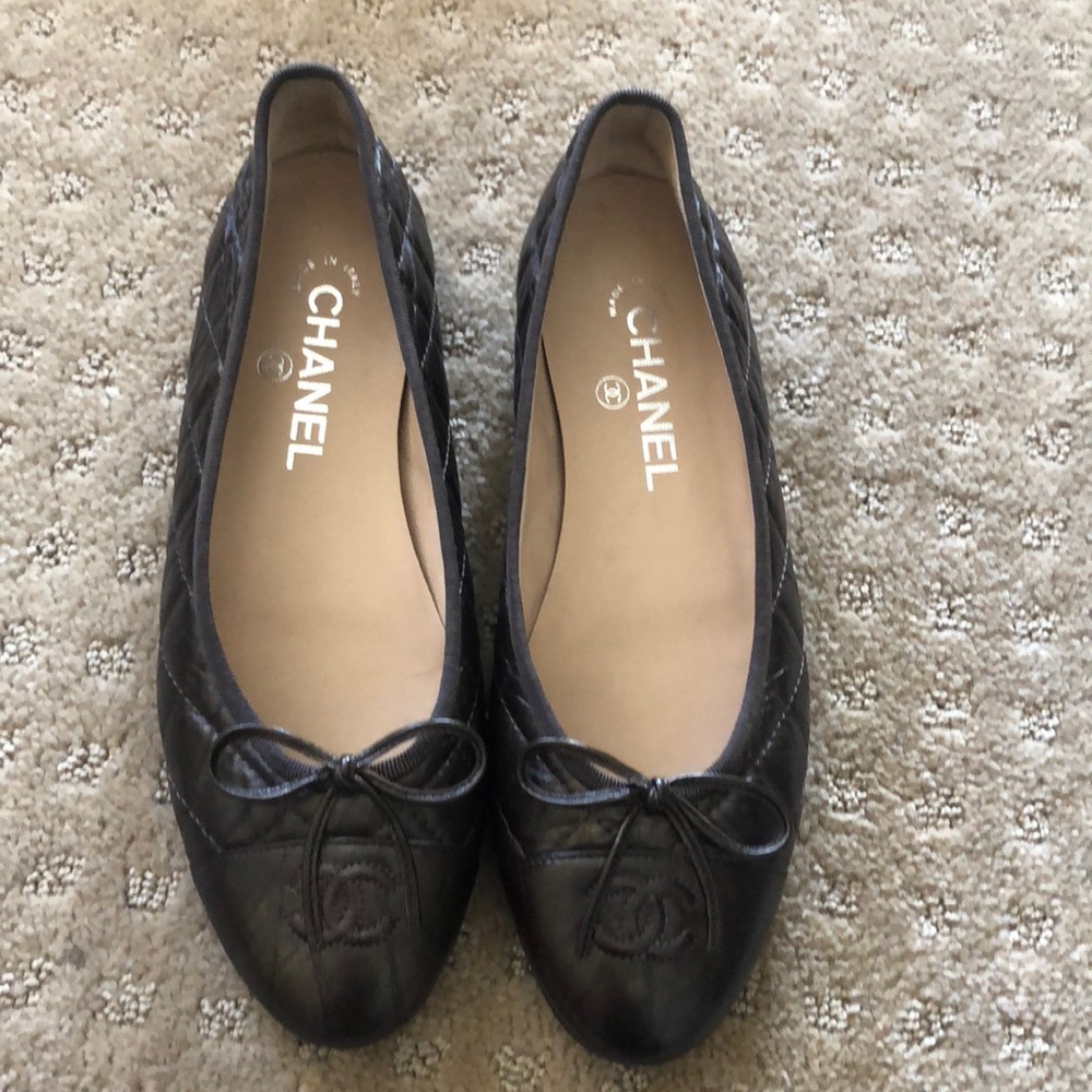100% authentic chanel flats